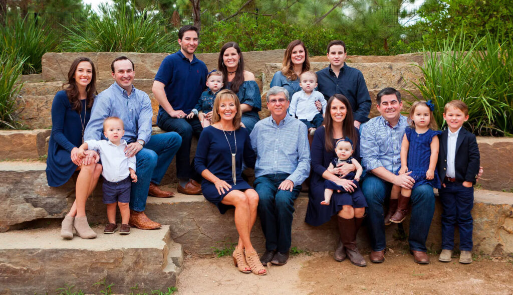 Idaho Legacy Family Photography: Large Family Portrait in the Park